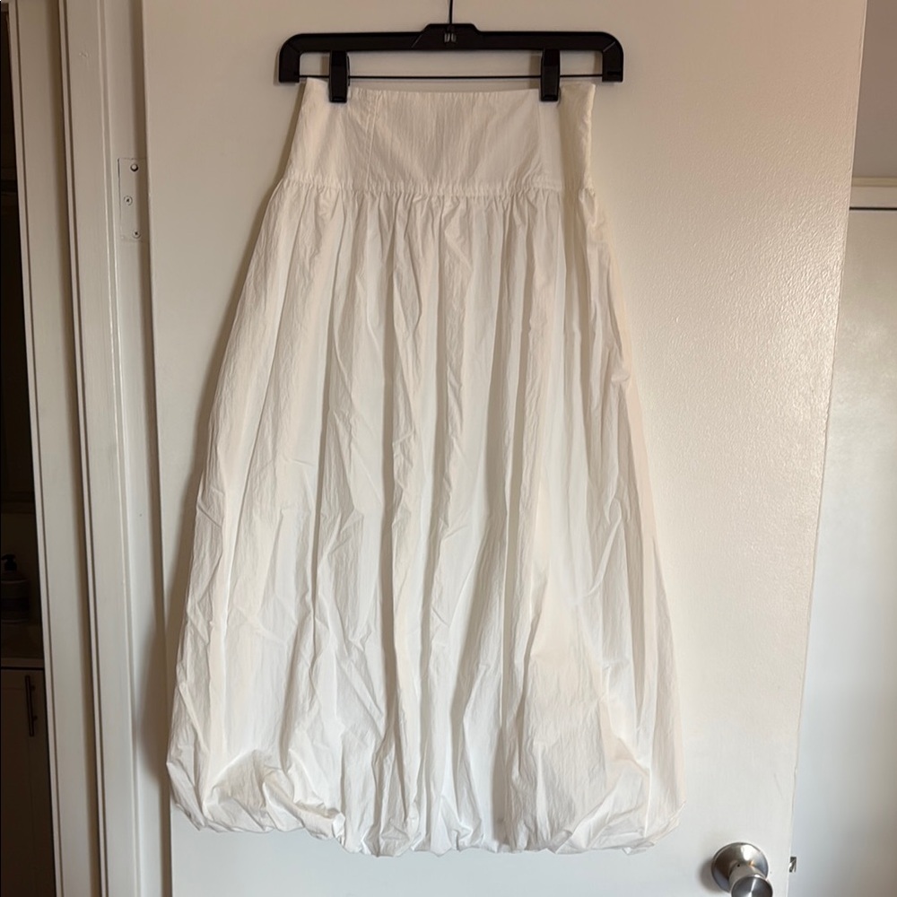 Elegant White Bubble hem Women's Skirt